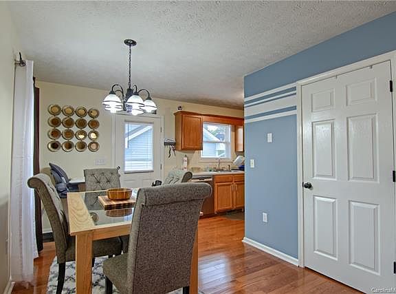 5th image of 468 King Creek Blvd