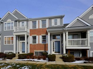 1332 Shamrock Ln, Hampshire, IL 60140