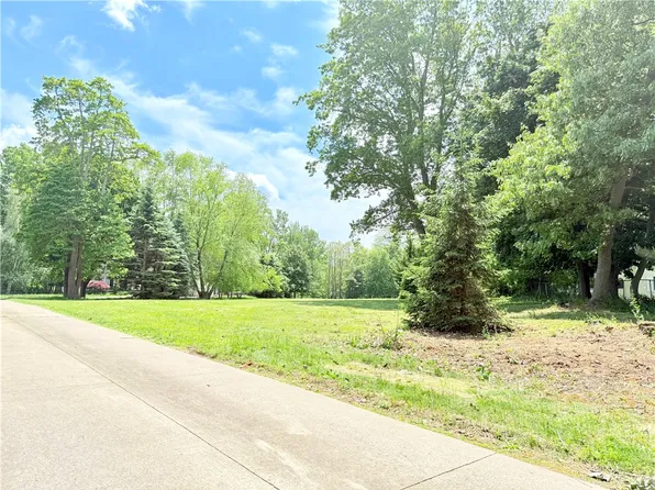 489 Lake View Ter, Webster, NY 14580