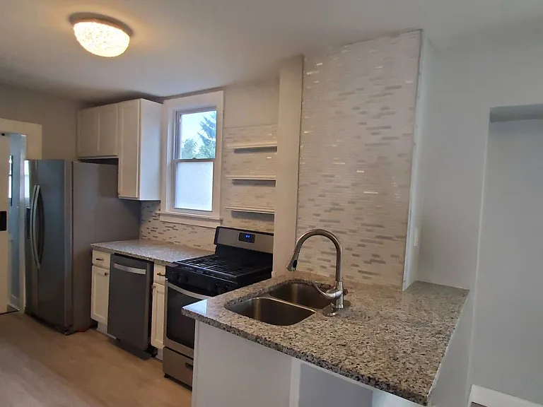 3302 Tullamore Rd — Photo 44