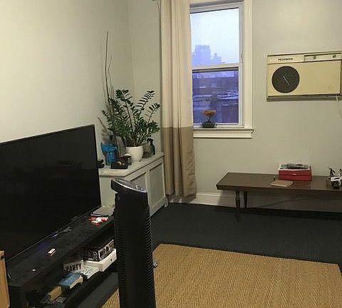 4th image of 4614 Vernon Blvd APT 3L
