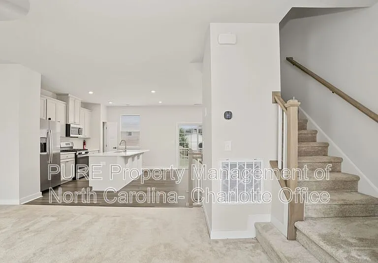 2140 Autumn Cyprus Ave — Photo 2