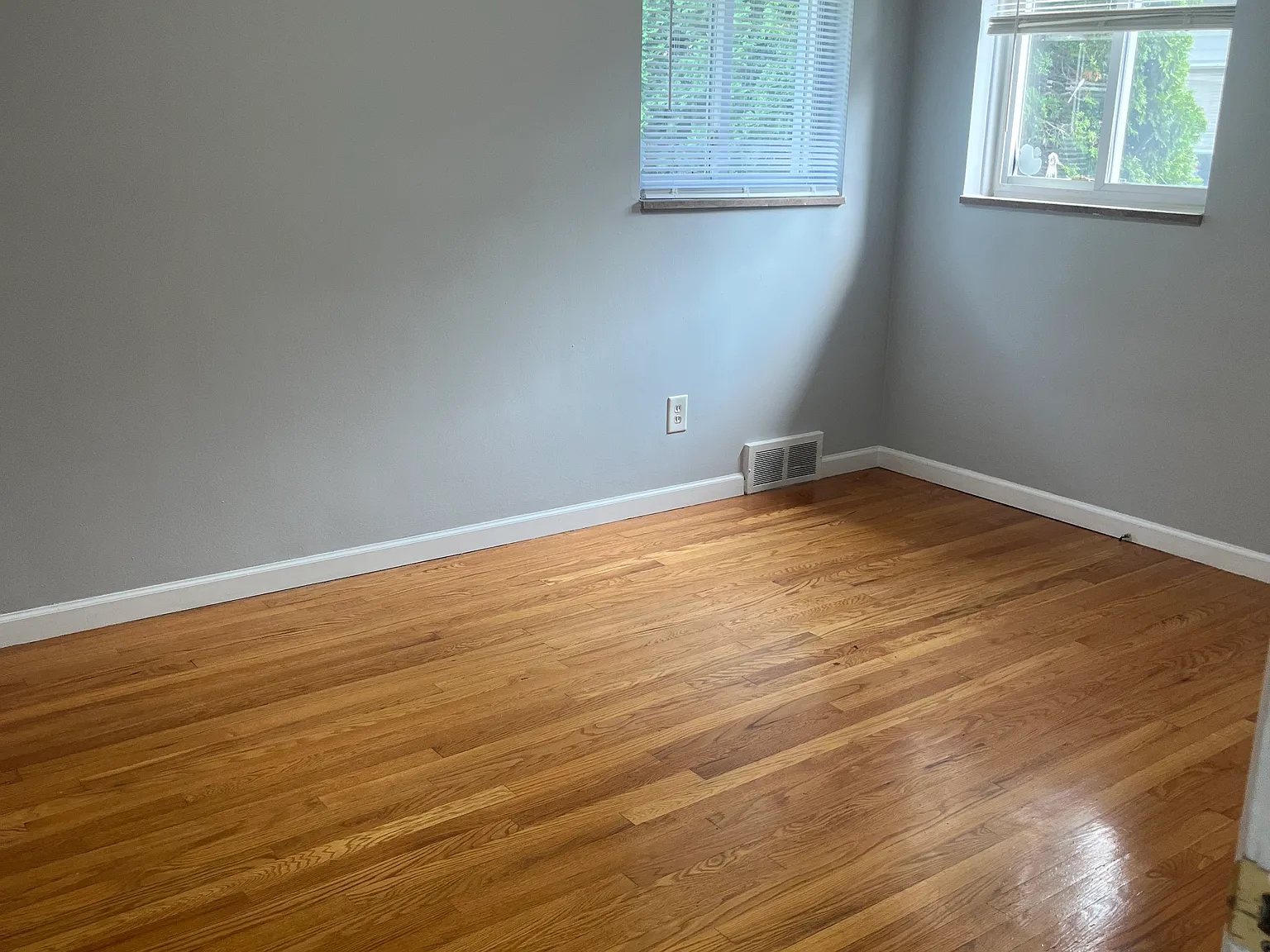 24242 Raven Avenue — Photo 3