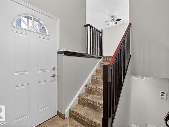 3rd image of 1066 Knottwood Rd