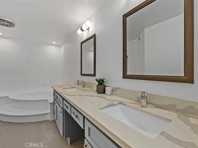620 Holbrook Ct — Photo 52