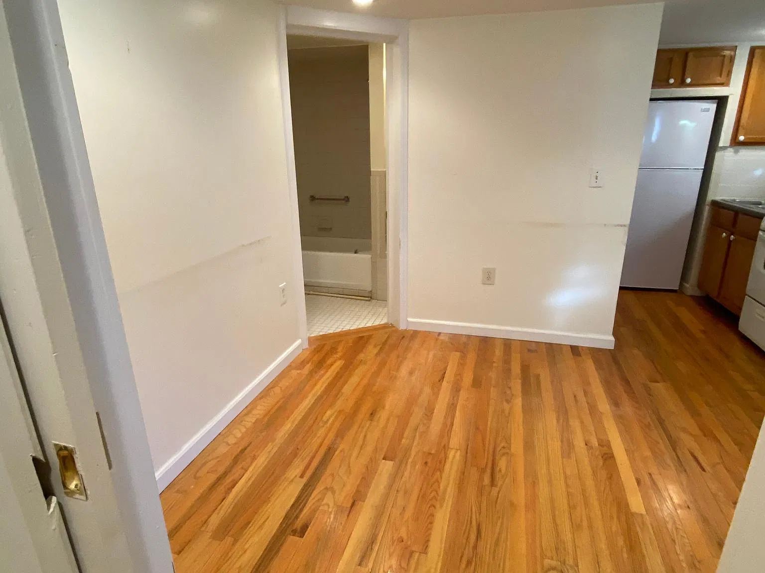 Studio, 400 sqft, $1,500 — Photo 3