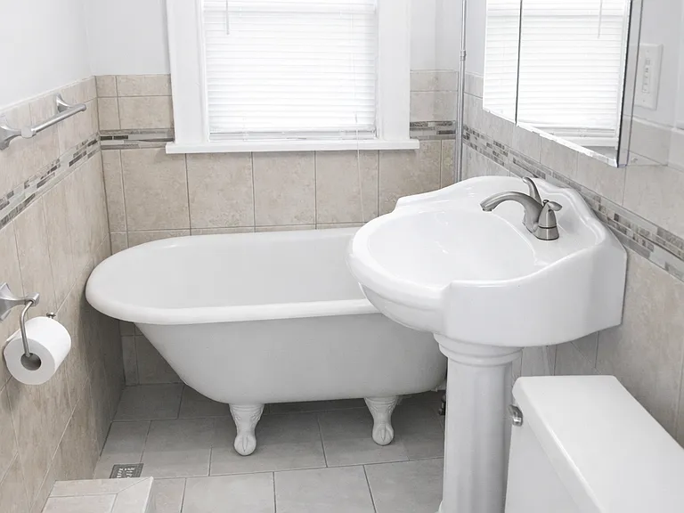 1303 E Hennepin Ave #1 — Photo 4