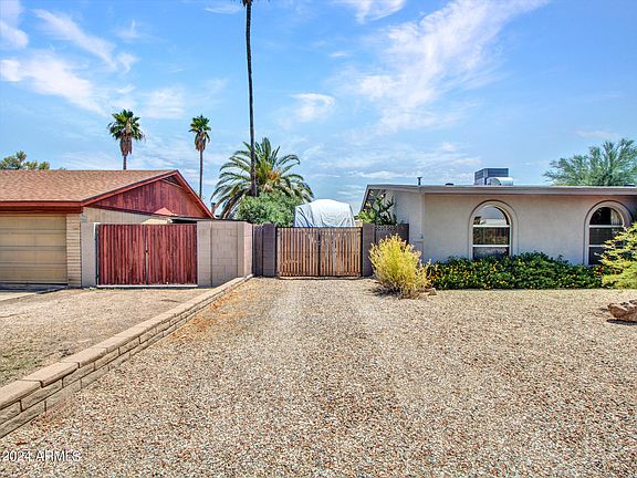 4th image of 3907 E PARADISE Drive