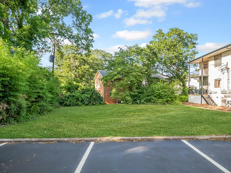 1794 S Lumpkin St — Photo 10