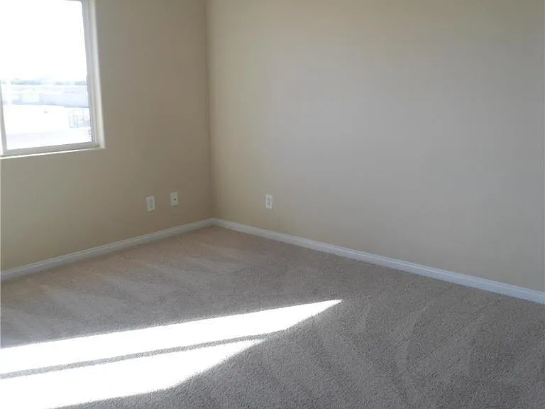 13629 Summit View St — Photo 6
