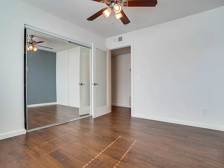 821 N. Austin Ave — Photo 7