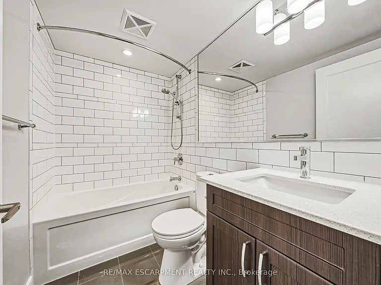 2061 Prospect St #214 — Photo 16