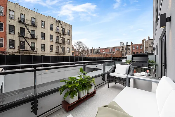 Rented by Living New York | media 22