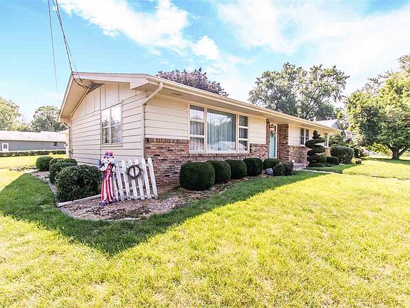 3rd image of 119 Fairoaks Ct