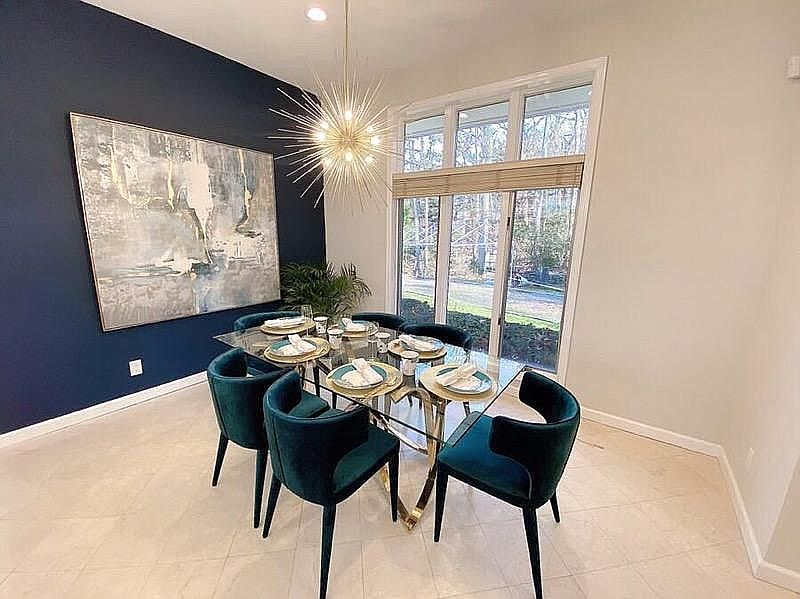 exquisite dining for up to 6