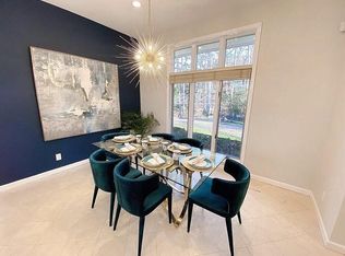 47 Springwood Path, LAUREL HOLLOW, NY 11791