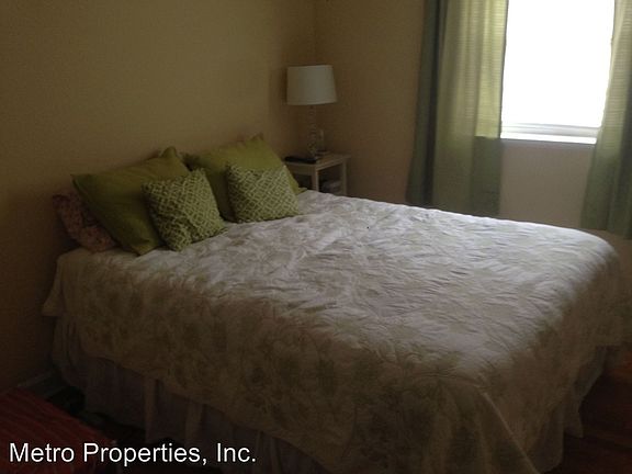 5th image of 3311 Ellwood Ave APT 01