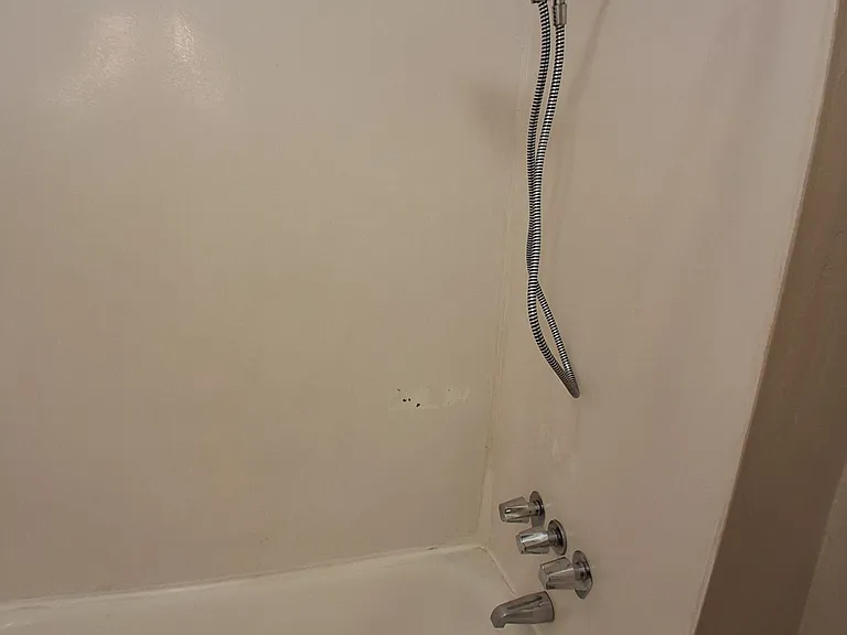 Claremont Towers Apartments — Photo 19