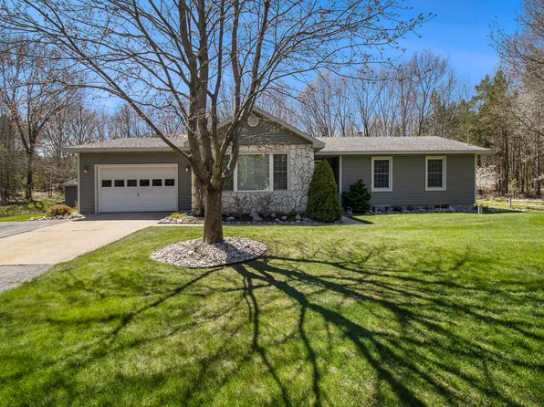 2368 Cherry Rd, Manistee, MI 49660
