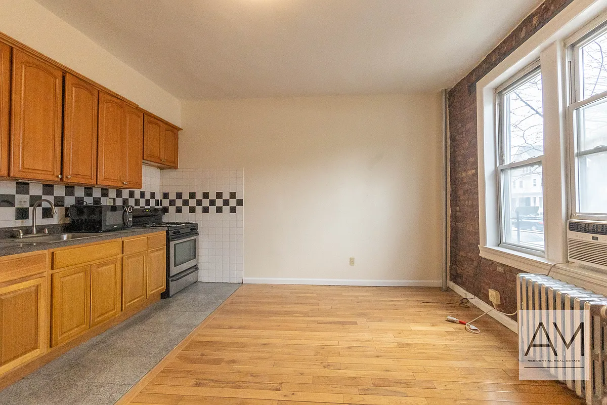 Building Photo - 2665 Bedford Ave #1