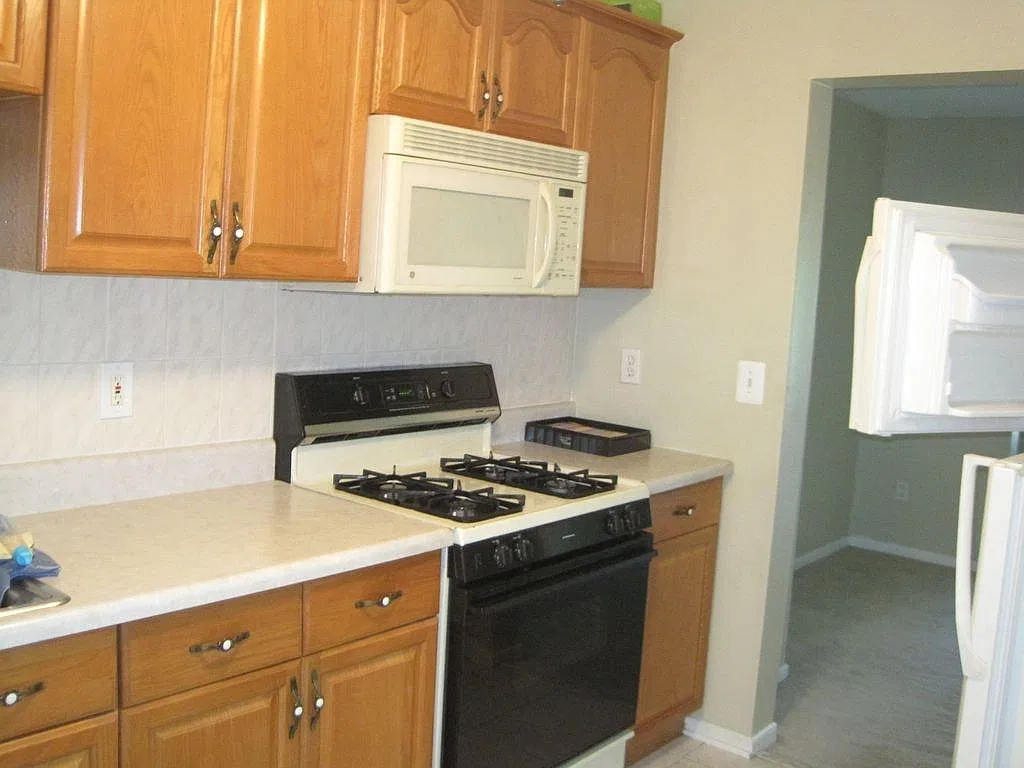 2 bed, 1.5 bath, 1314 sqft, $3,200 — Photo 3