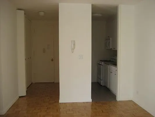 Rented by Realty Operations Group | media 2