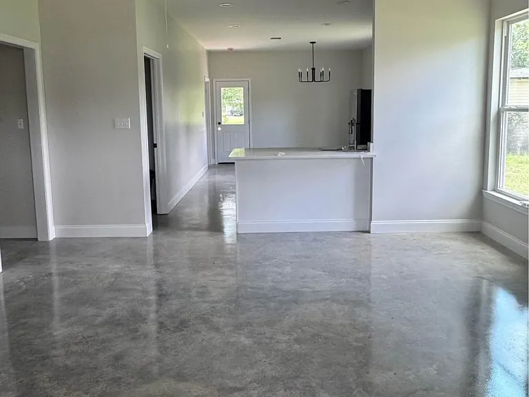 260 N 3rd St — Photo 4