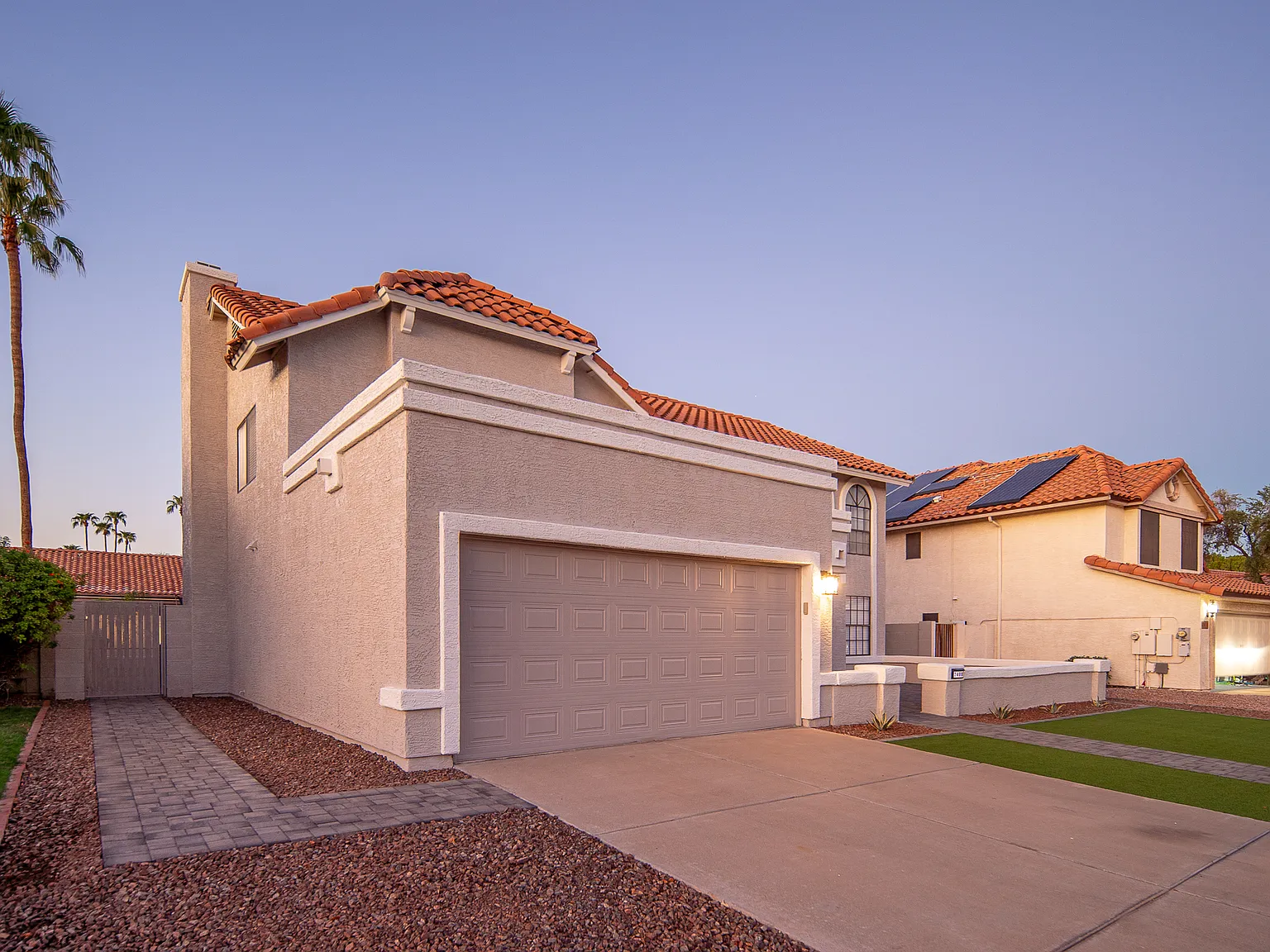 4 bed, 2.5 bath, 2328 sqft, $2,995 — Photo 2