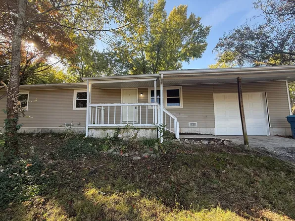 5 Hillside Dr, Nixa, MO 65714
