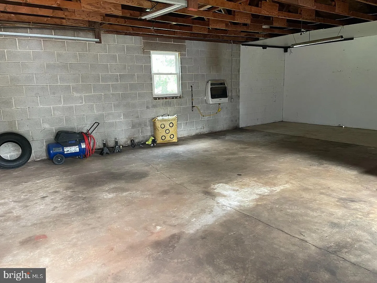 Studio, 864 sqft, $1,395 — Photo 2