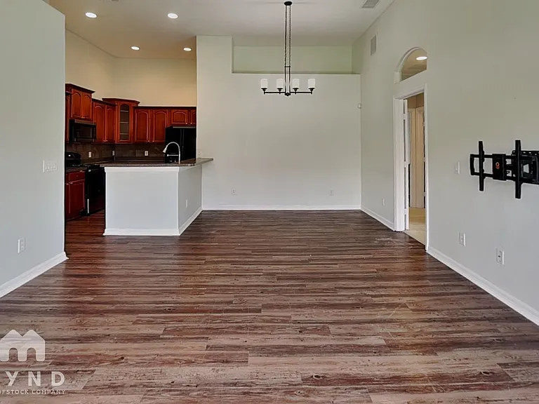 2125 Island Walk Dr — Photo 3