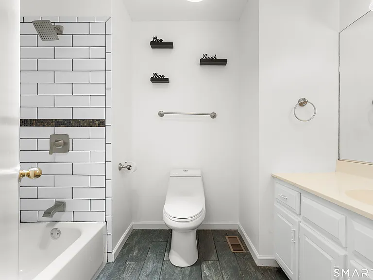 27 Crows Nest Ln #17G — Photo 12