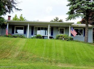 49 Hollow Ln, Tunkhannock, PA