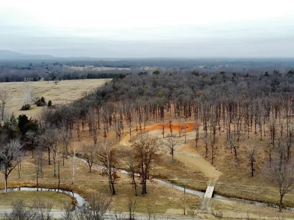 Poteau Mountain Rd, Howe, OK 74940
