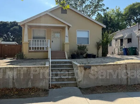 1541 Olive St, Paso Robles, CA 93446