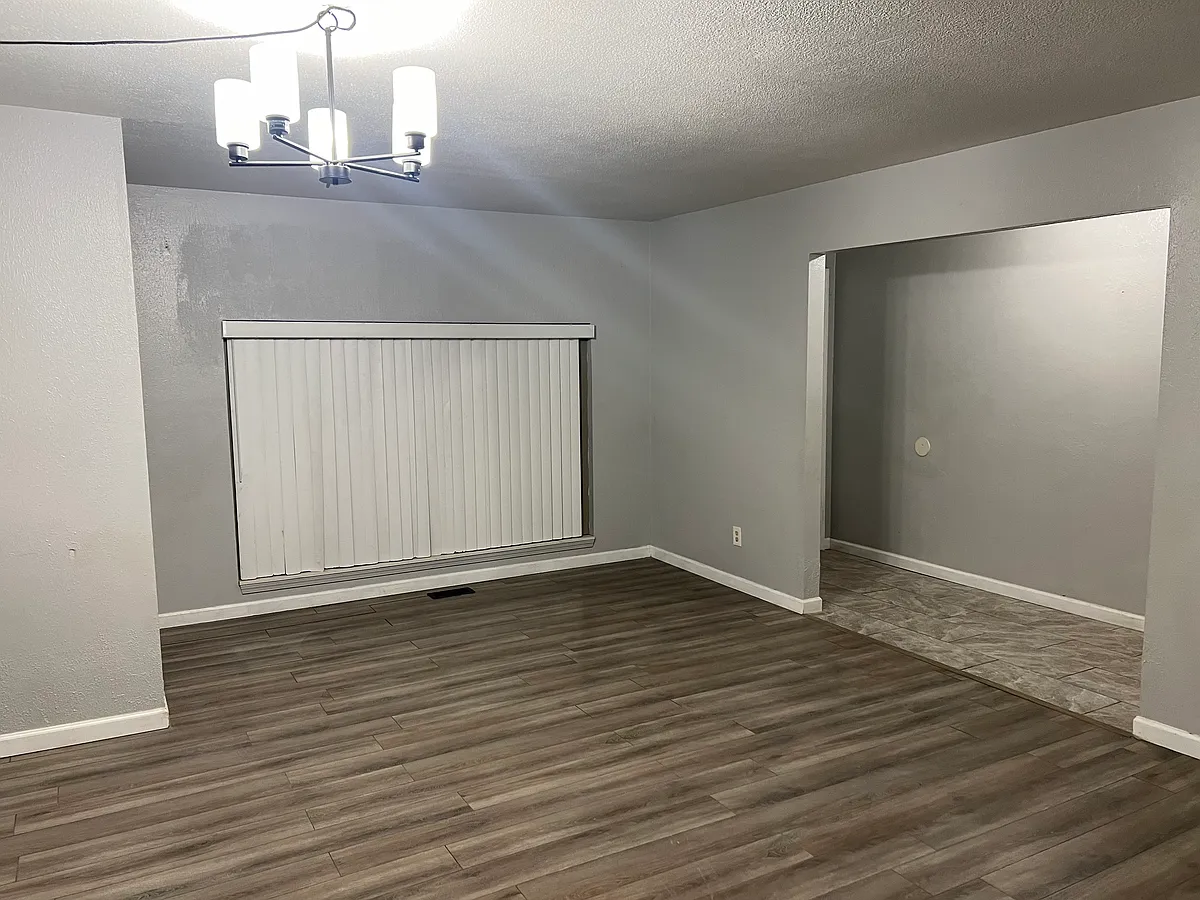 Building Photo - 10209 Little Pond Dr