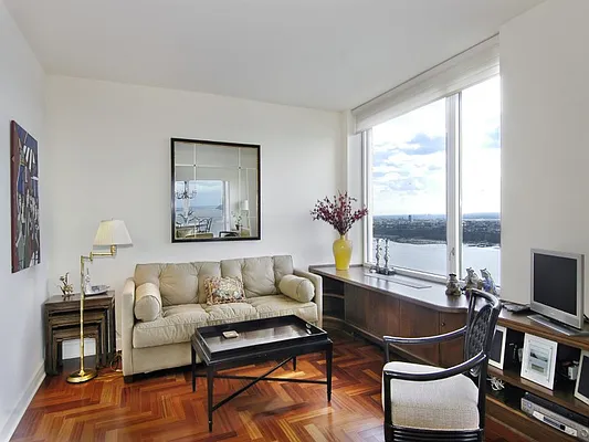 Rented by Sotheby's International Realty | media 4
