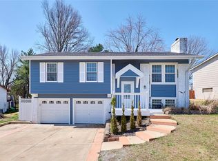 2381 Charter Wood Ct, Maryland Heights, MO