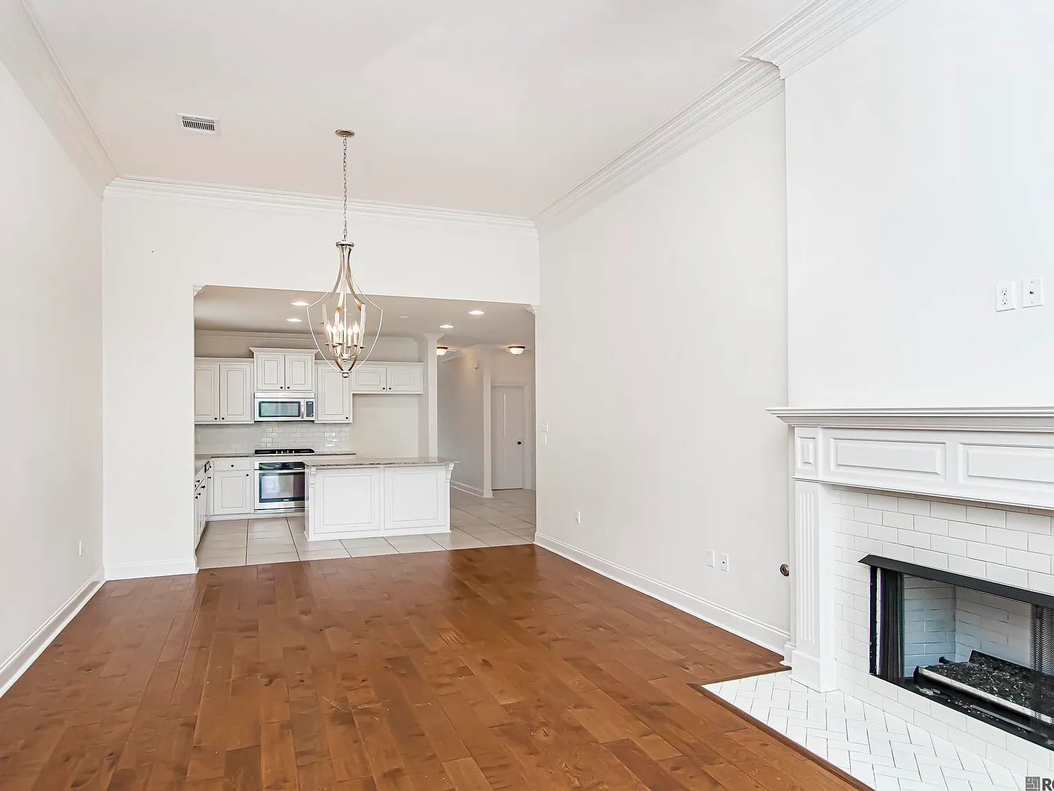 4 bed, 1790 sqft, $2,300 — Photo 4