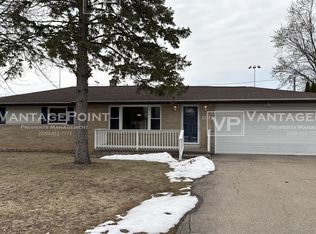 1332 Fatima St, Menasha, WI 54952