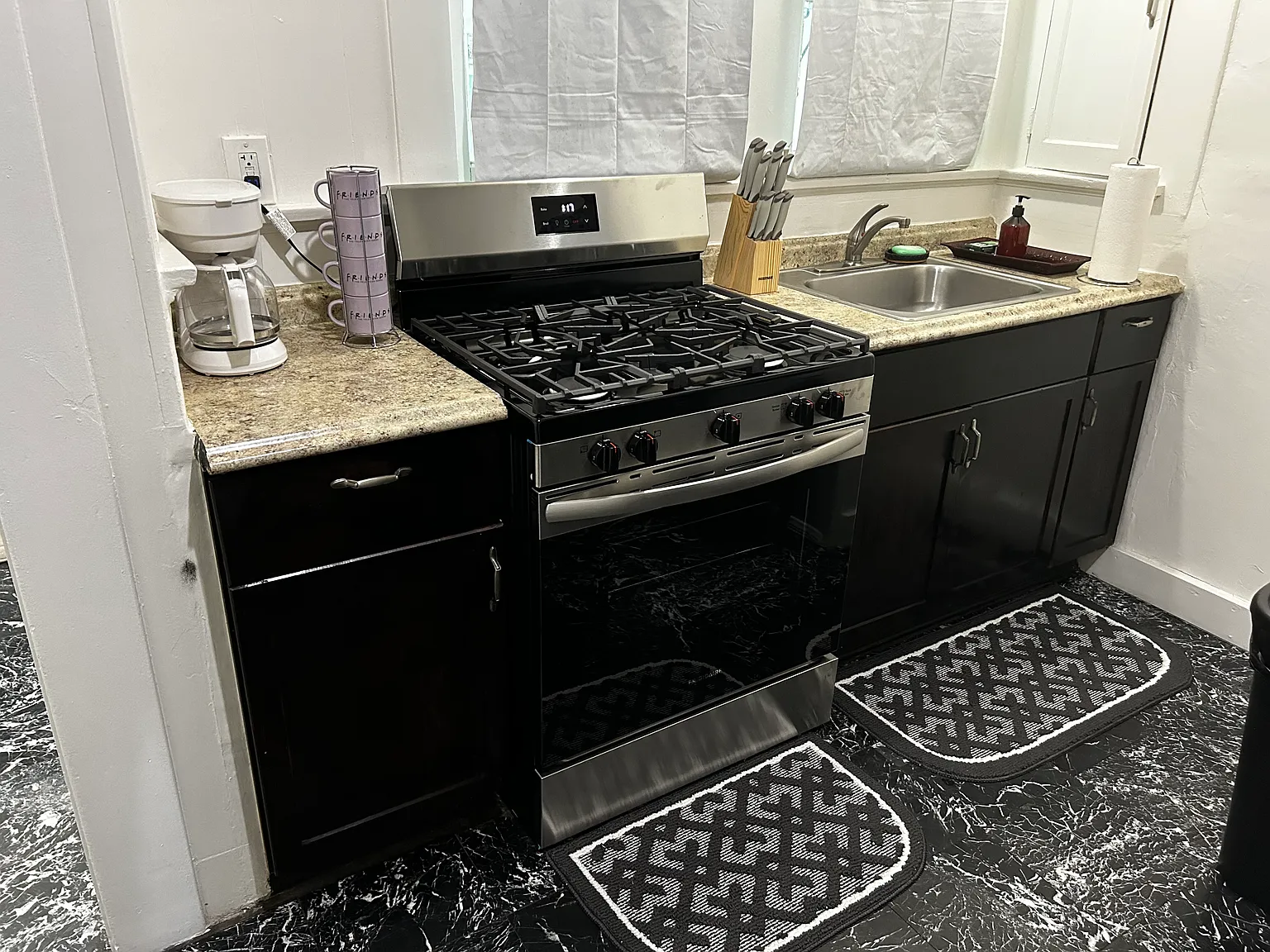 3 bed, 1650 sqft, $4,050 — Photo 4