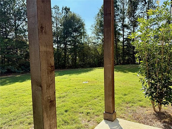 4th image of 111 Cove Creek Dr