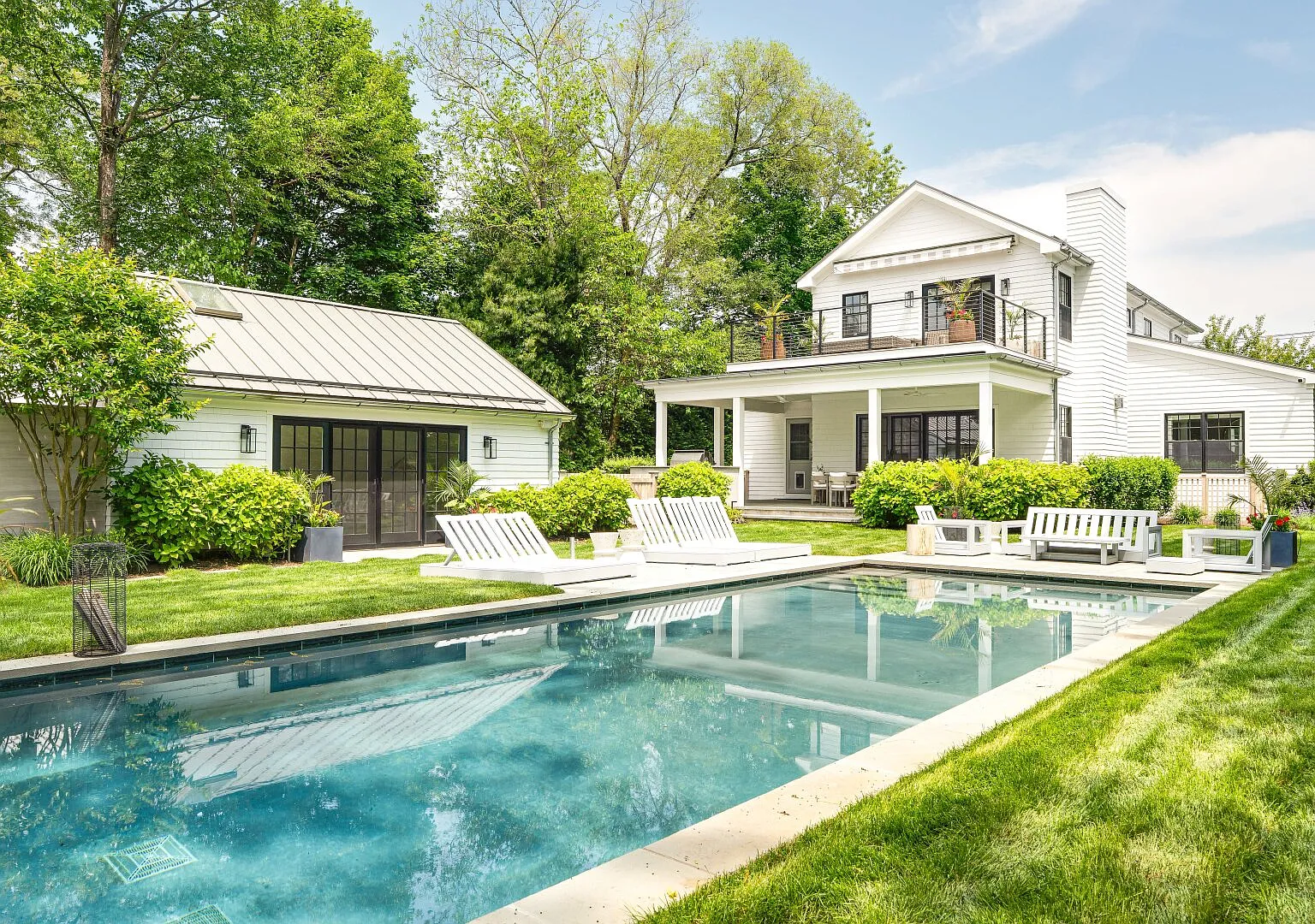 Luxury Sag Harbor Retreat w Pool, Pool House & Chic Interiors — Photo 1