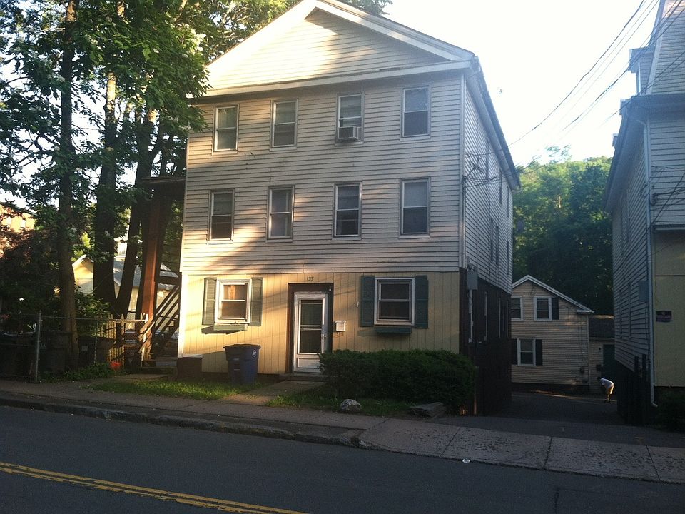 1st image of 133 W Main St