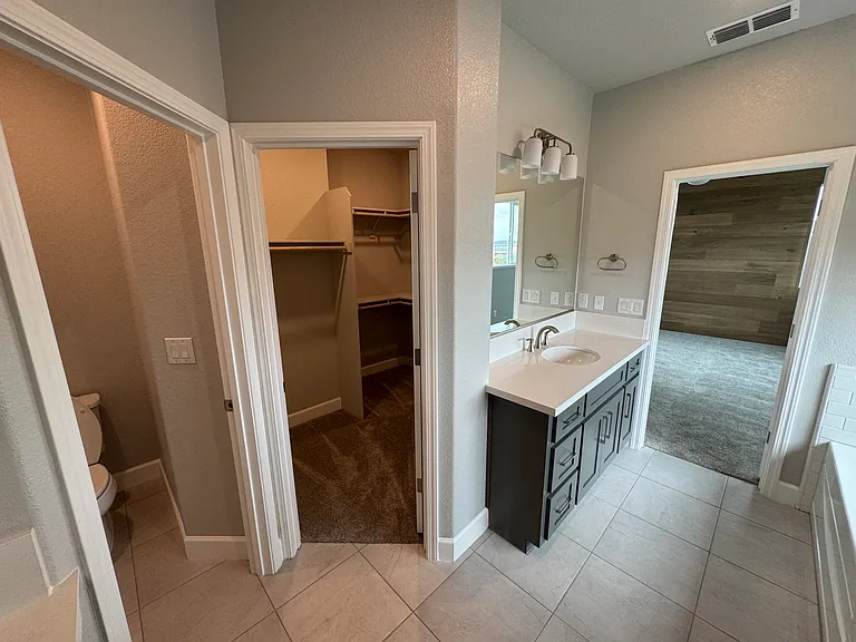 1417 Wadsworth Cir — Photo 46
