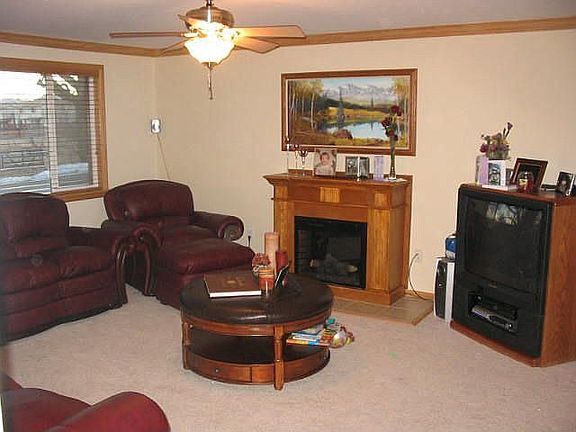 Large living room with new carpet
