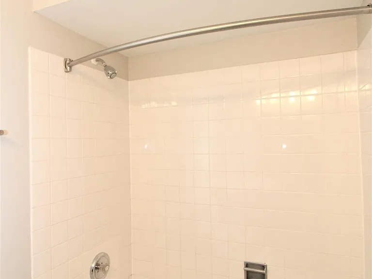 818 W Willow St #3C — Photo 19