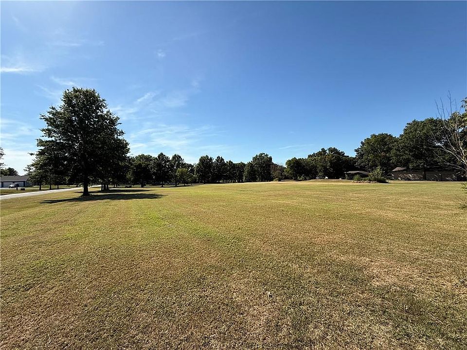 1st image of LOT 4 NE Navajo Ln