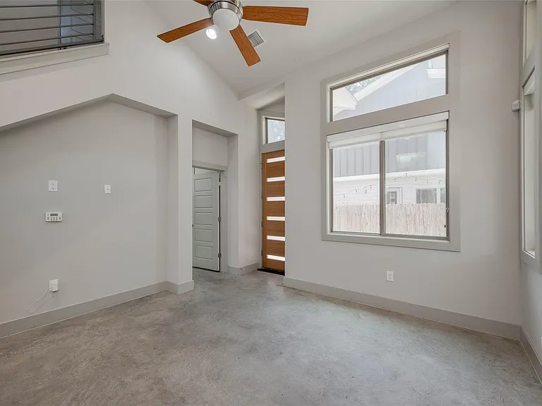 2612 Willow St #B — Photo 4