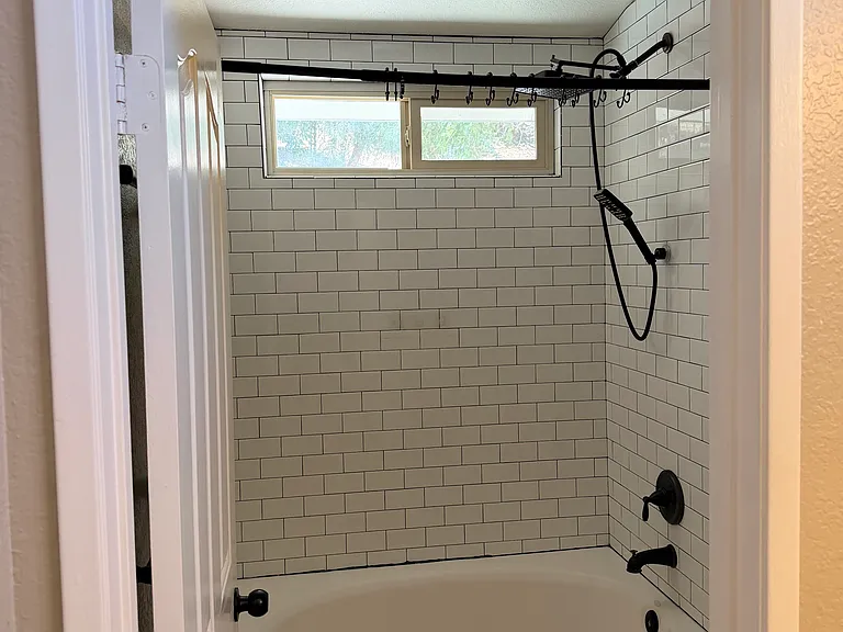 2275 Cordillera Ave — Photo 4